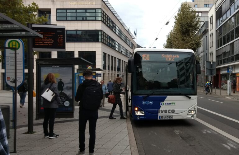 Grüne setzen sich für Ausweitung des Busfahrplans an Weihnachtsfeiertagen ein
